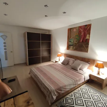 Apartment The Traveller's Nest *